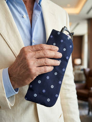Portaocchiali blu navy BARBON in seta stampata inglese