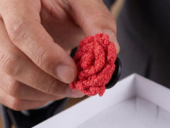 Piccolo fiore all'occhiello RUBINO Garza di seta-Corallo