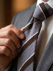 Cravatta 3 pieghe grigio/marrone sfoderata in seta shantung BRISEIDE