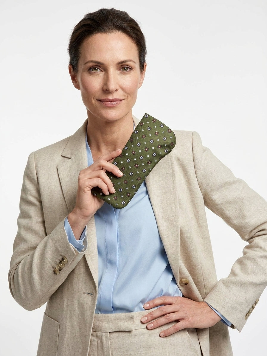 Portaocchiali verde OLIMPIA in seta stampata inglese