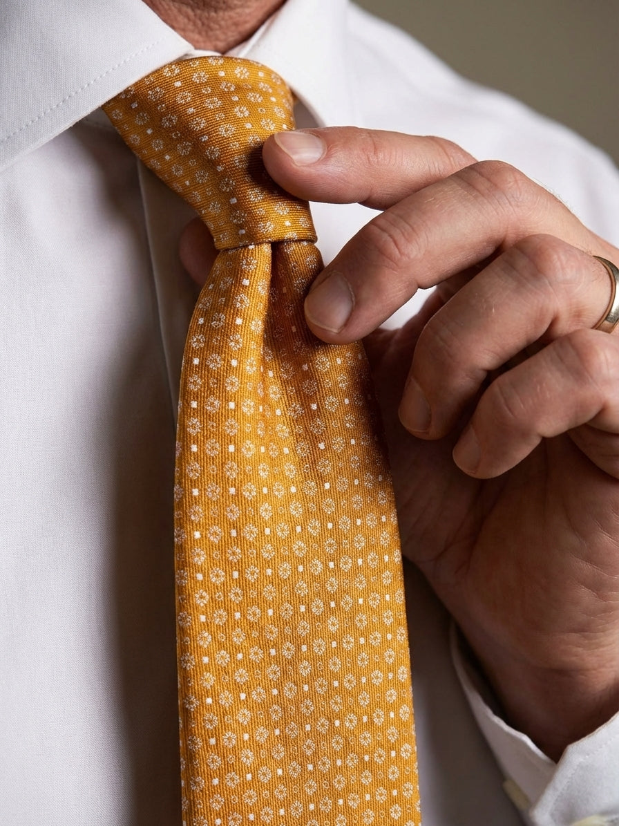 Cravatta 3 Pieghe oro AURA seta tessuto