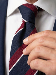 Cravatta 3 pieghe sfoderata blu/rosso in pura seta shantung BRISEIDE