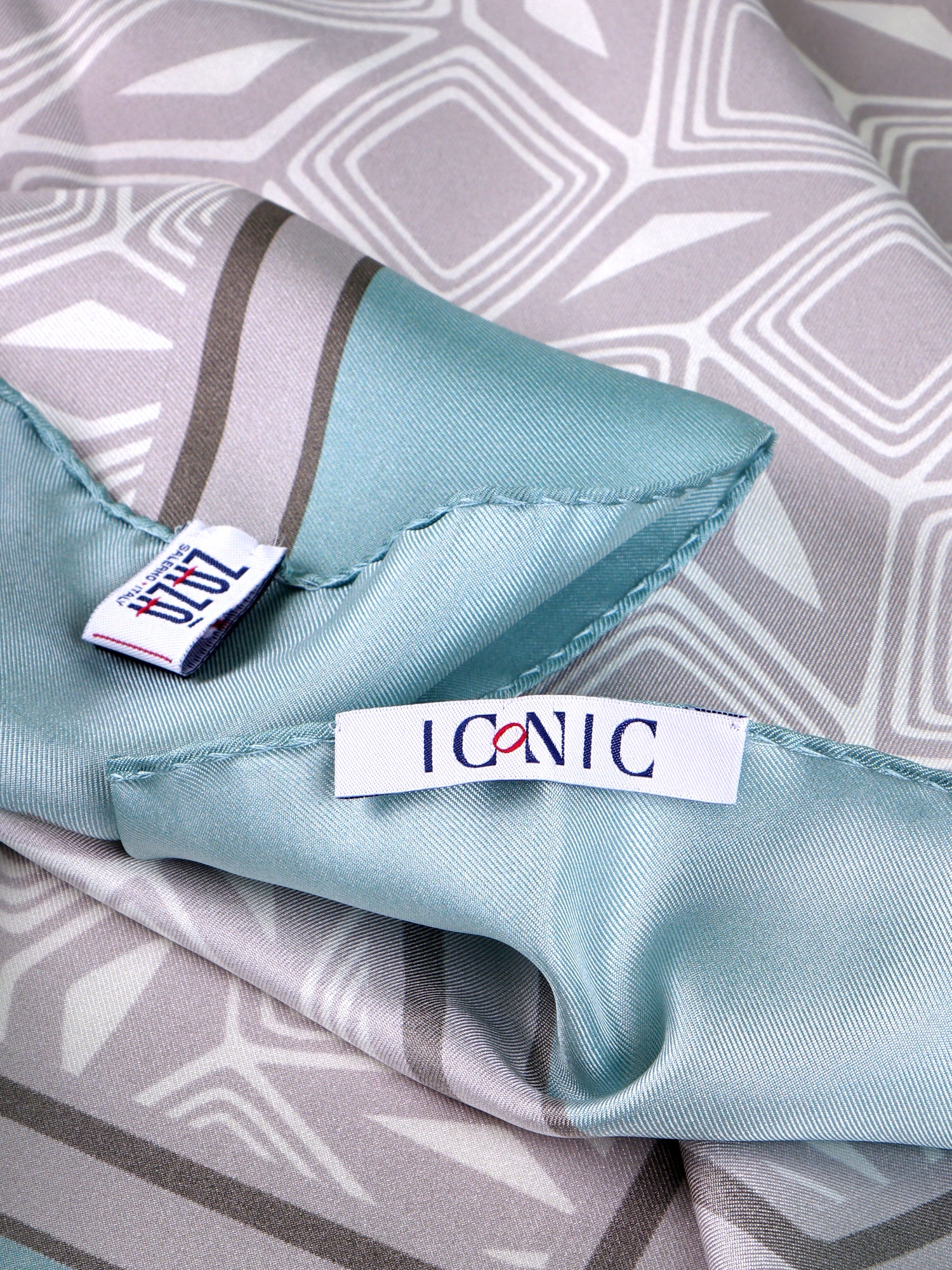 Foulard COMATOSE grigio in seta stampata