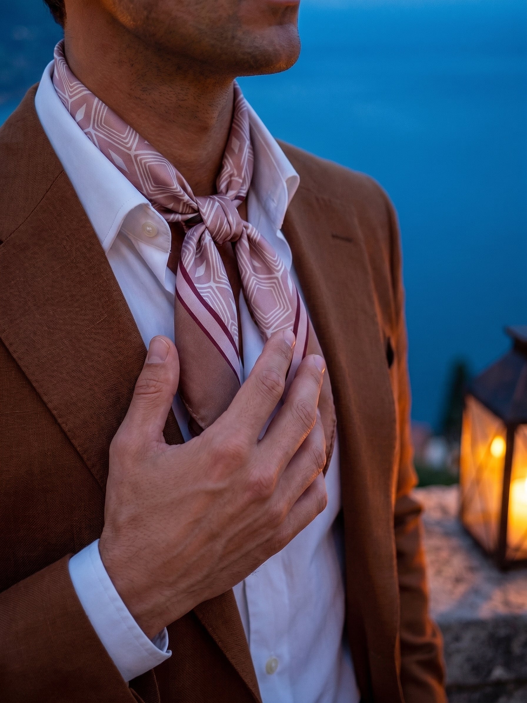 Foulard COMATOSE rosa in seta stampata