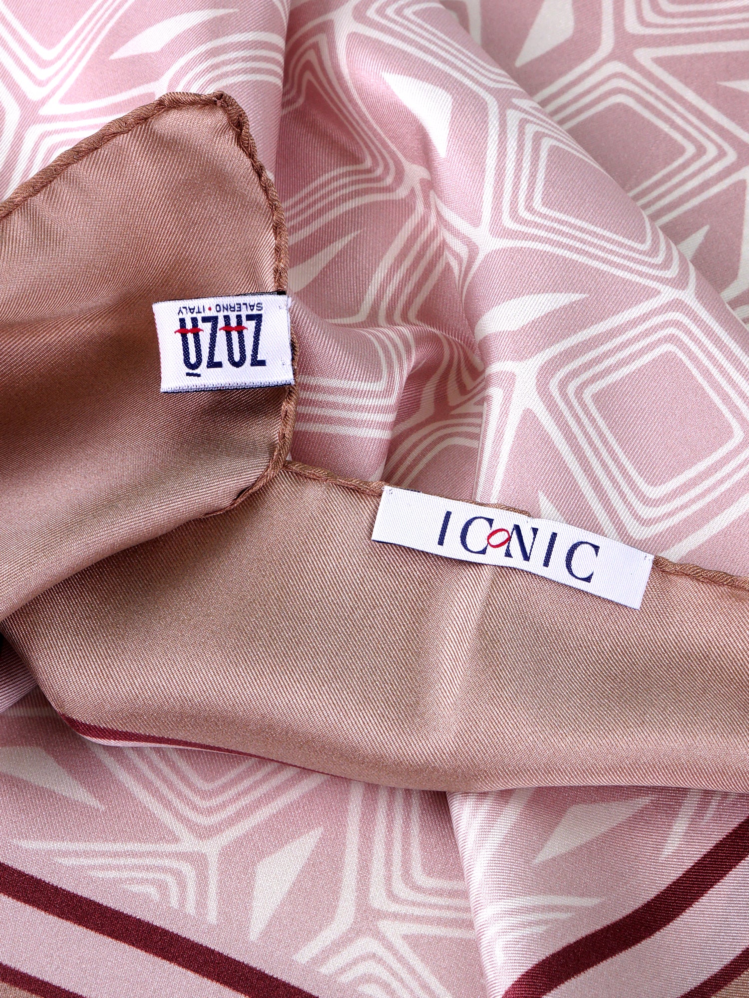 Foulard COMATOSE rosa in seta stampata