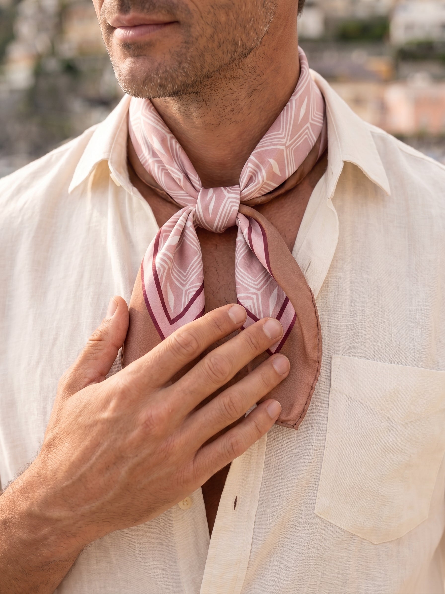 Foulard COMATOSE rosa in seta stampata