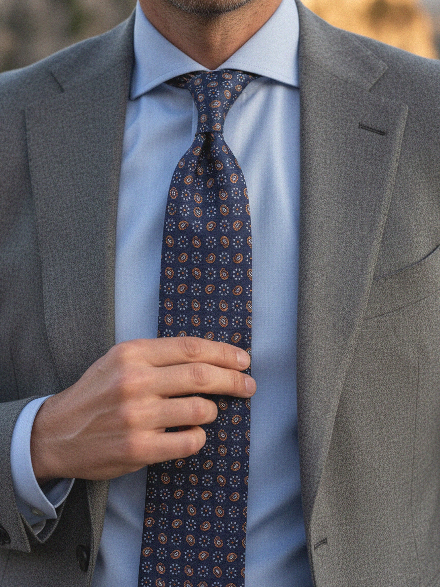 Cravatta blu/oro 3 Pieghe VITTORIA in seta stampata inglese