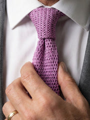 Cravatta in maglia di seta glicine PROCIDA con punta a V