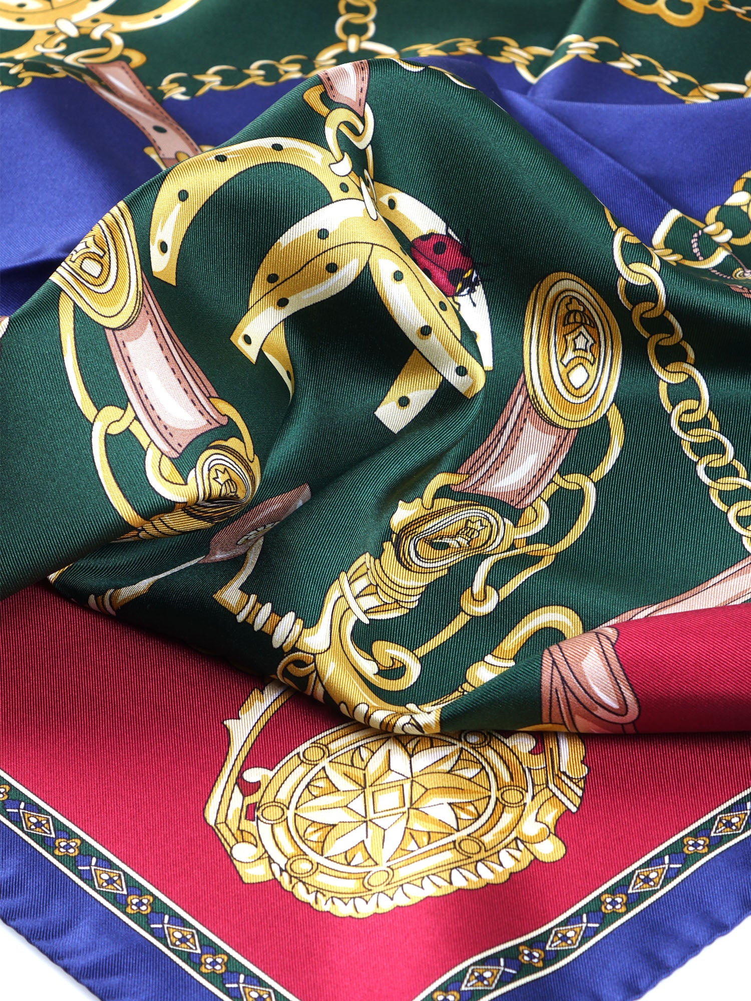 Foulard verde 90x90cm in seta stampata GOOD LUCK