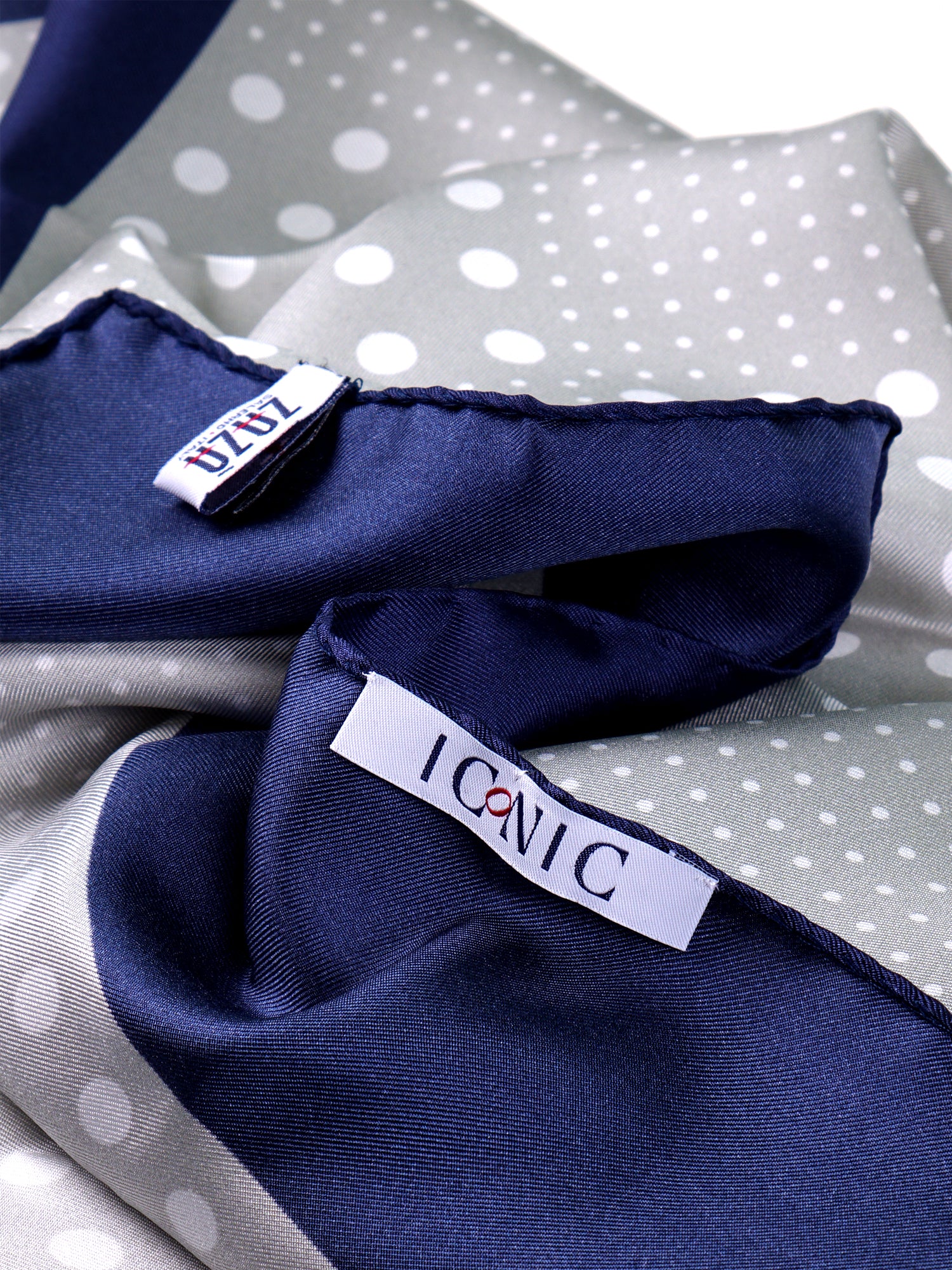 Foulard MULTIBALL grigio in seta stampata