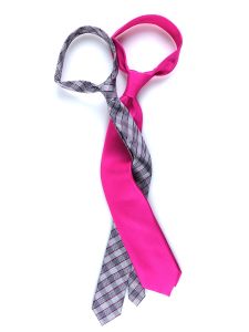 Cravatta 3 pieghe per LUI e cravatta slim per LEI in coordinato in pura garza di seta Fucsia/Grigio