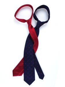 Cravatta 3 pieghe in garza di seta blu sucro per LUI e cravatta 3 pieghe in seta tessuta per LEI abbinate SENSATION